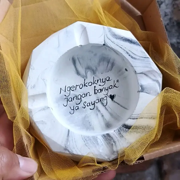 Kado Custom Kata-kata untuk kado hampers dan gift card pada motif diamond marmer 0