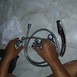 4 IN 1 Paket Kran Besi Tahan Karat Plus Hand Shower 300 lubang komplit Keran Air Selang