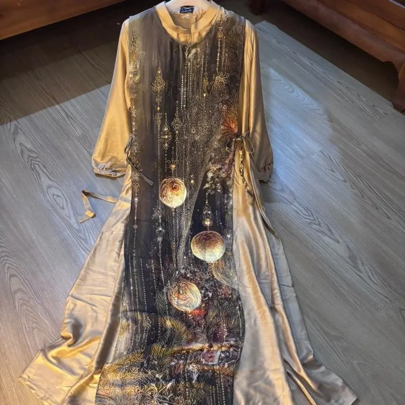 Cream Tua Motif Bulan