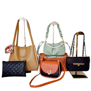 Paket Bundling 100 Ribu Dapat 4-5 Pcs Tas Selempang Wanita Bahan Halus Dan Lentur Bahan Premium