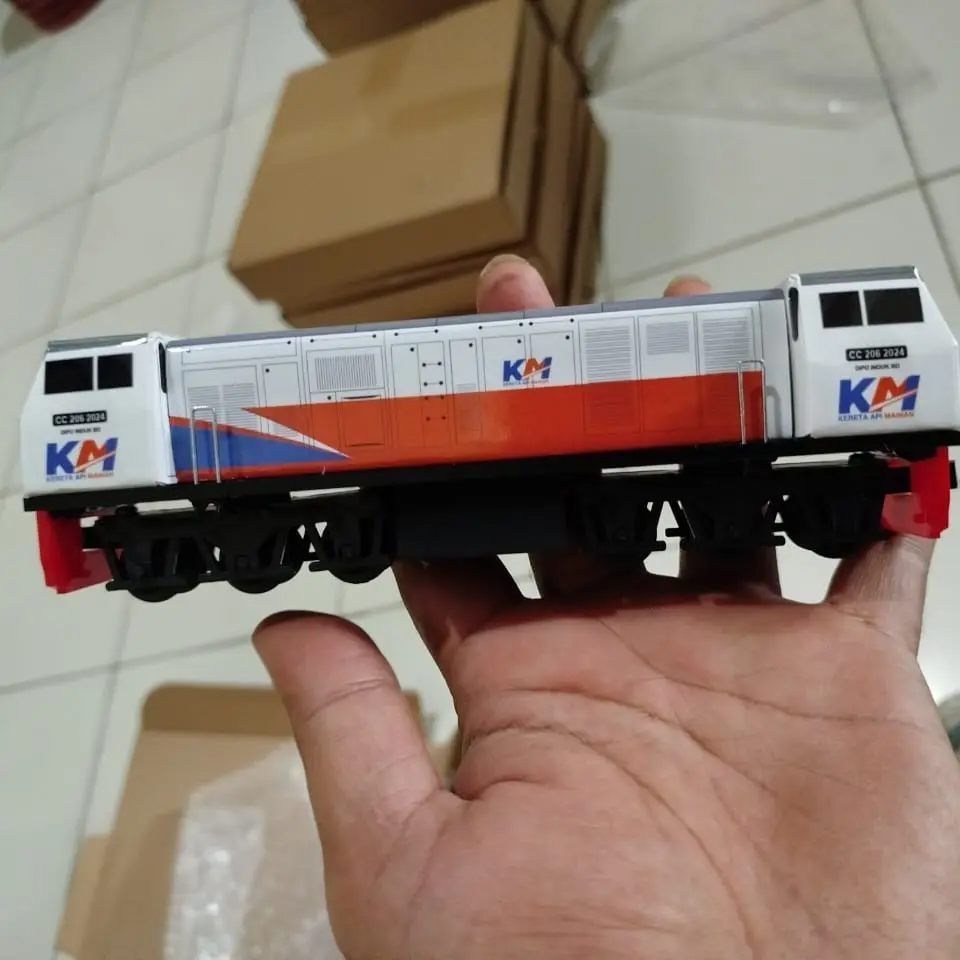 LOKOMOTIF KERETA API INDONESIA 206