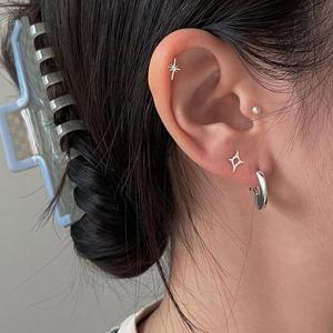 EAR PARTNER-四つ星イヤリング 個性的で高級感のあるデザインのイヤリング 耳ピアス 骨ピアス シルバー メンズ用イヤリング（eh-2303）