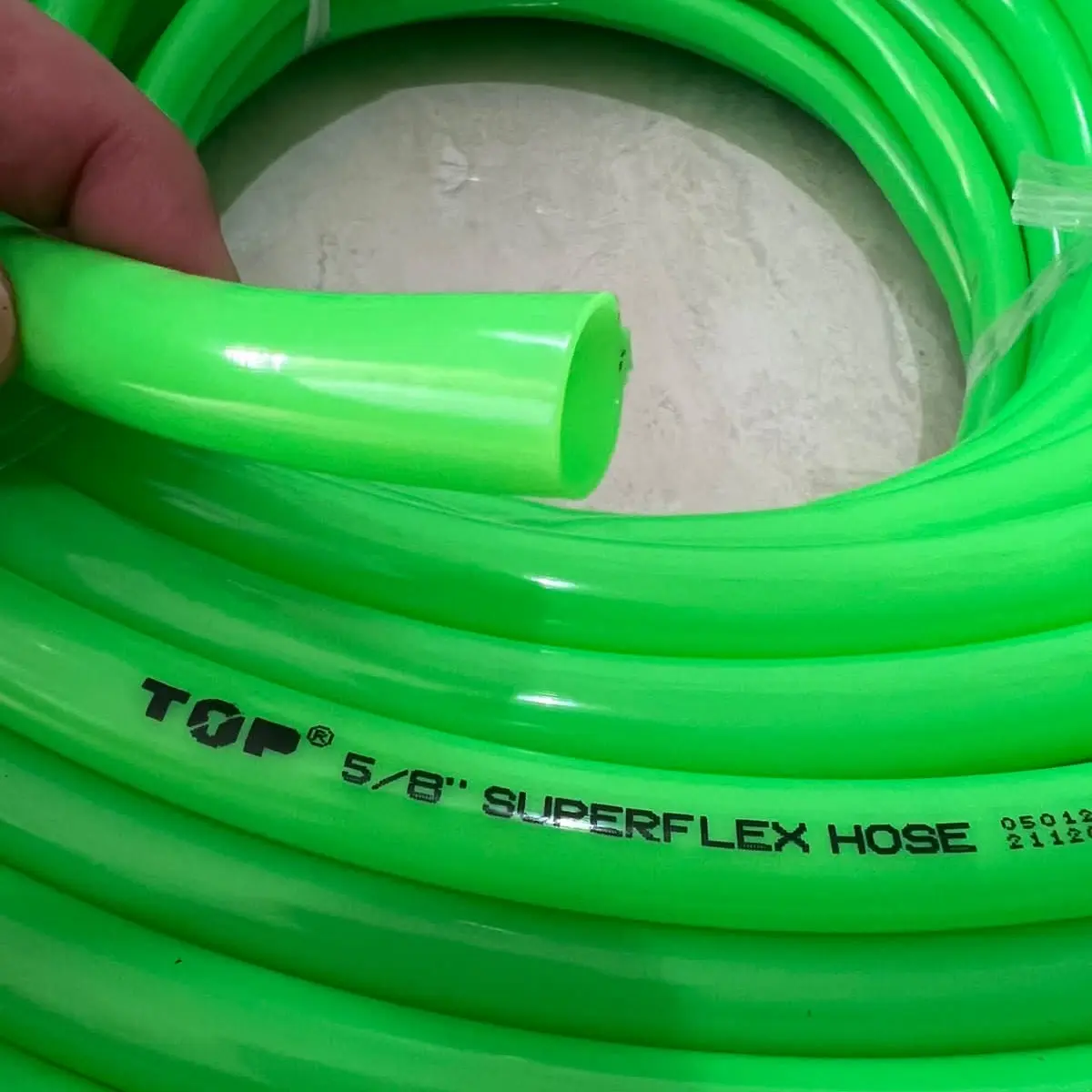Selang Air Elastis PVC 5/8 Inch TOP Hijau Fleksibel Kuat Tebal untuk Taman Cuci Motor Kebun