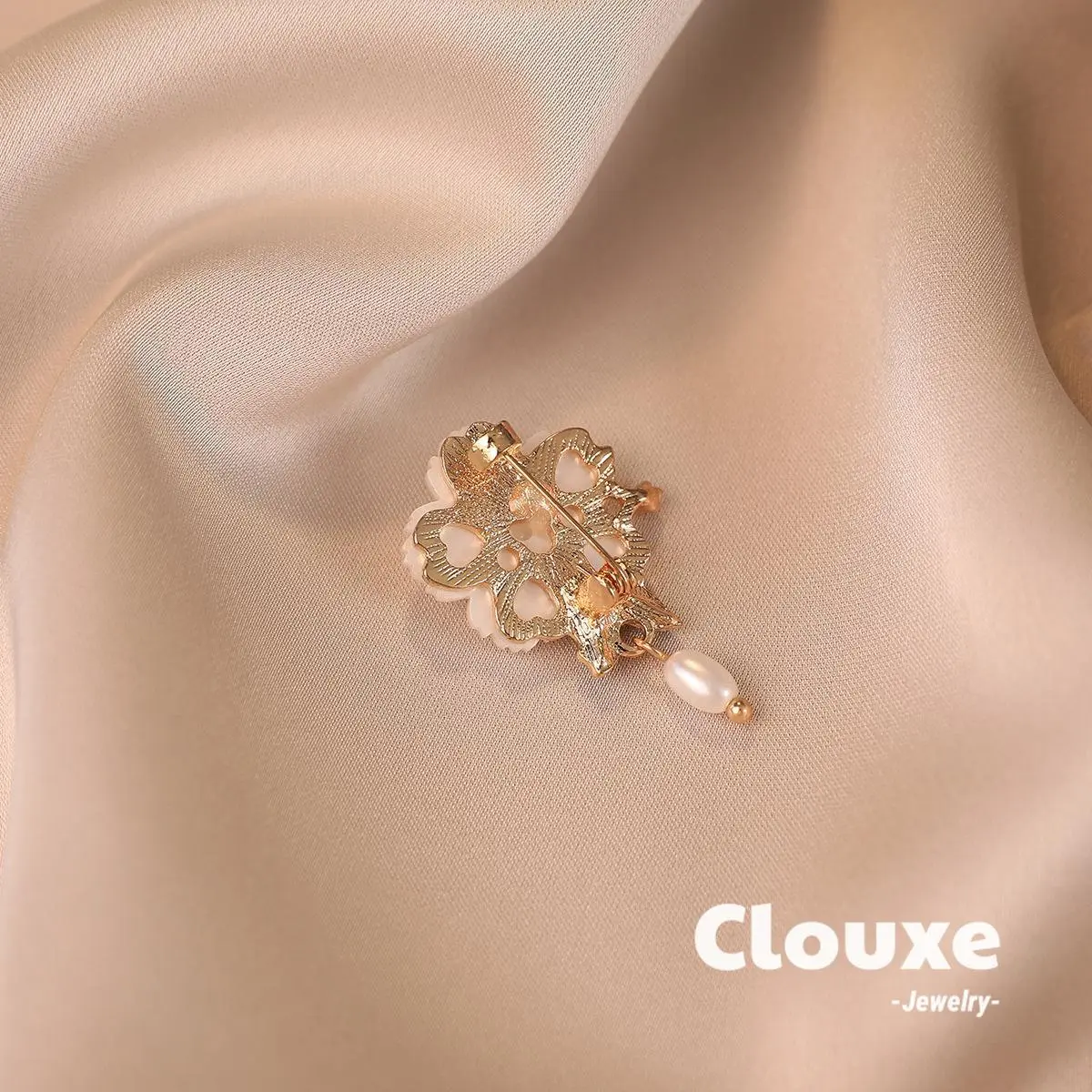 [Clouxe] Anggun Leaf Bentuk Biru dan Bros Putih Bunga Tekstur Lembut Penahan mutiara Rumbai Vintage Pakaian L339