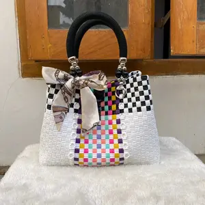 Tas Anyam wanita cantik dan elegan cocok buat acara formal dan nor formal
