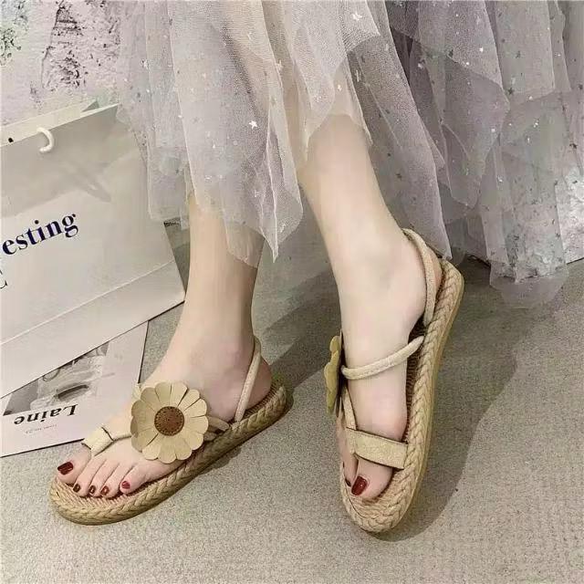 Sandal etnik bunga jempol