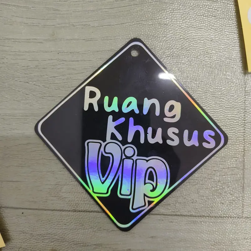 Mainan  Gantungan Kaca Mobil versi Hitam+ Hlogrm 6