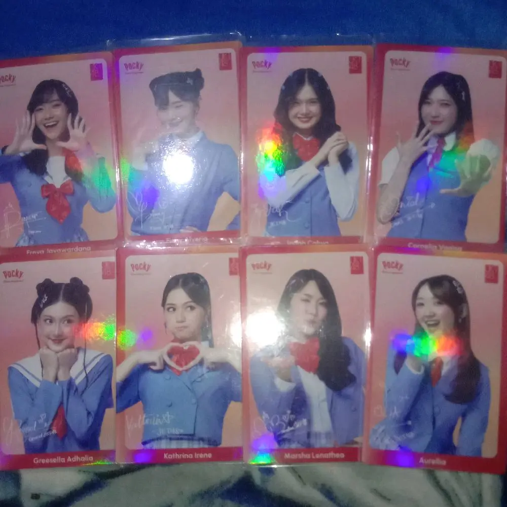 WTS PHOTOCARD POCKY X JKT48 RESMI 100% - Kartu Fotografi Resmi dari Grup JKT48 dengan Desain Menarik