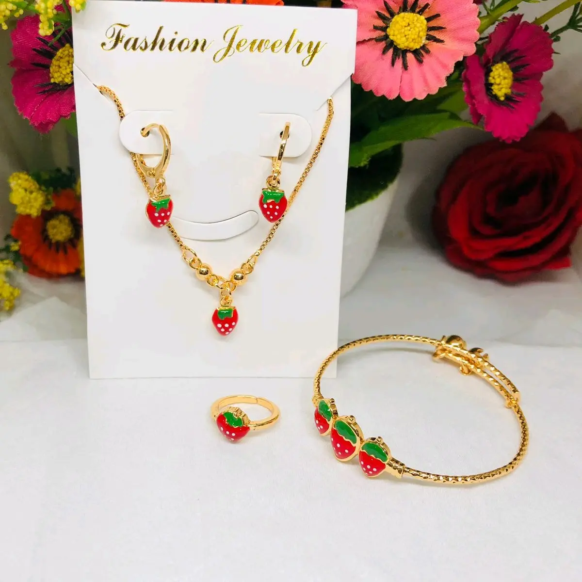 Satu set perhiasan anak motif stowberry kekinian fashion anak anti luntur titanium berlapis emas Costume