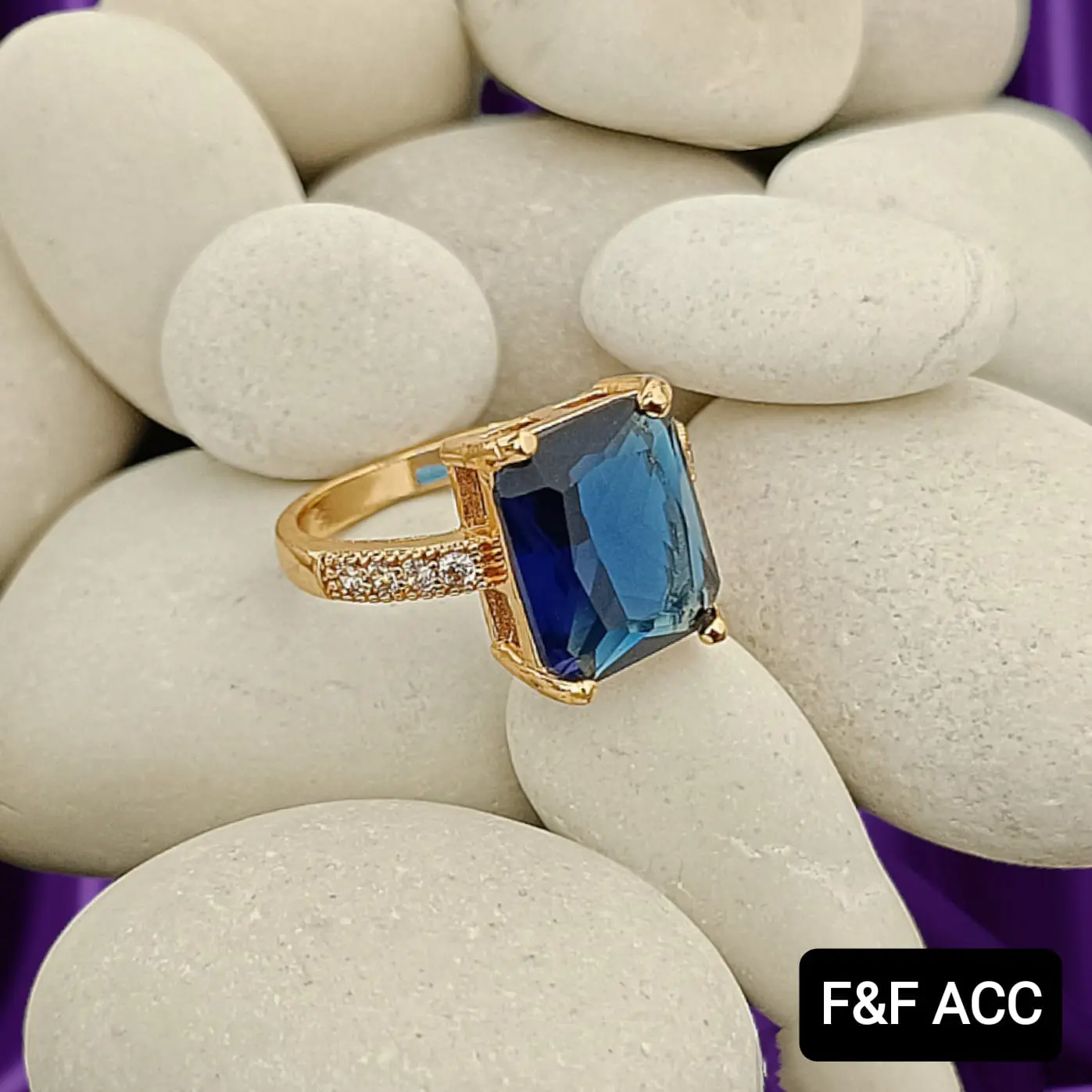 CINCIN WANITA MODEL BATU TERLARIS Perempuan Aksesoris Putih