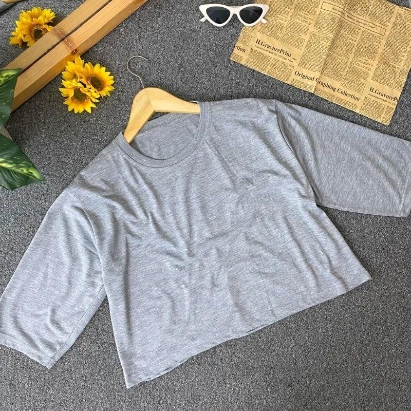 Kaos Crop Oversize dan Sport, Model Terbaru Atasan Wanita 5