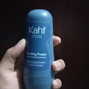 Kahf Deodorant Roll On Antiperspirant 45 ml - Deodoran Deo Pria Freshness All Day, 0% Alcohol, Easy Application, Anti Iritasi, Bebas Bau, Tahan Keringat, Wangi Seharian - Suitable for Daily Use