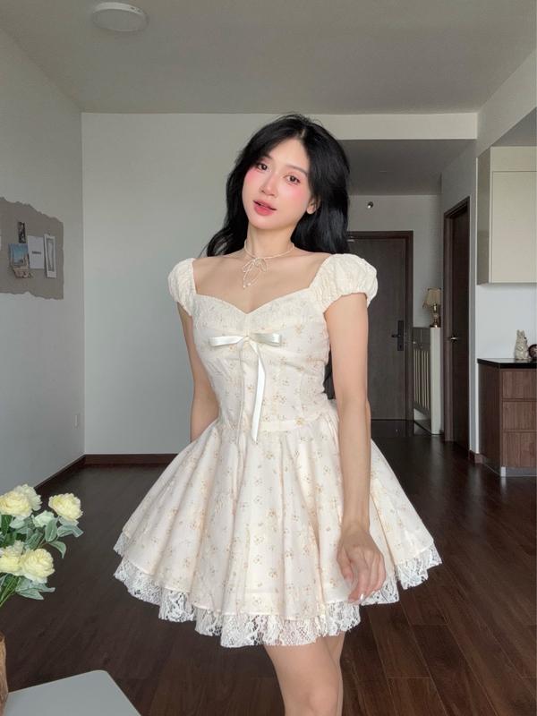 MORELA - TANA DRESS - ĐẦM XÒE CÚP NGỰC PHỐI REN- Chất vải boi thêu kết hợp in hoa sắc nét, tùng váy bồng xòe 3 lớp
