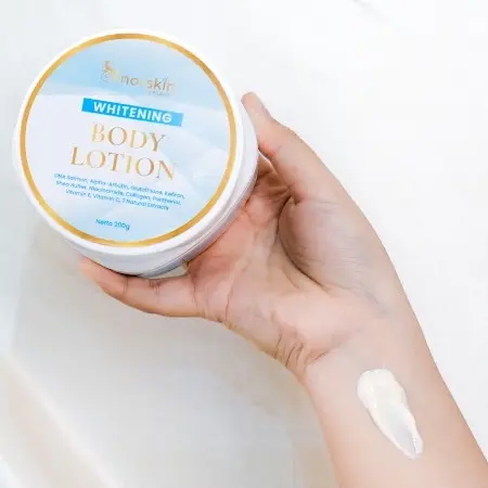 BODYLOTION Mencerahkan, FOUNDATION Glowing