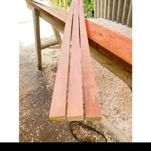 Kayu reng 2x2x200 cm sudah serut halus ( isi 10 batang )