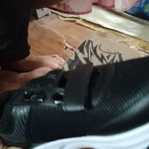 Erazio Manaff - Sepatu Sekolah Perekat Velcro Strap 2 Black White Sepatu Anak Laki Laki Dan Perempuan Ringan Size 30-40 Fashion