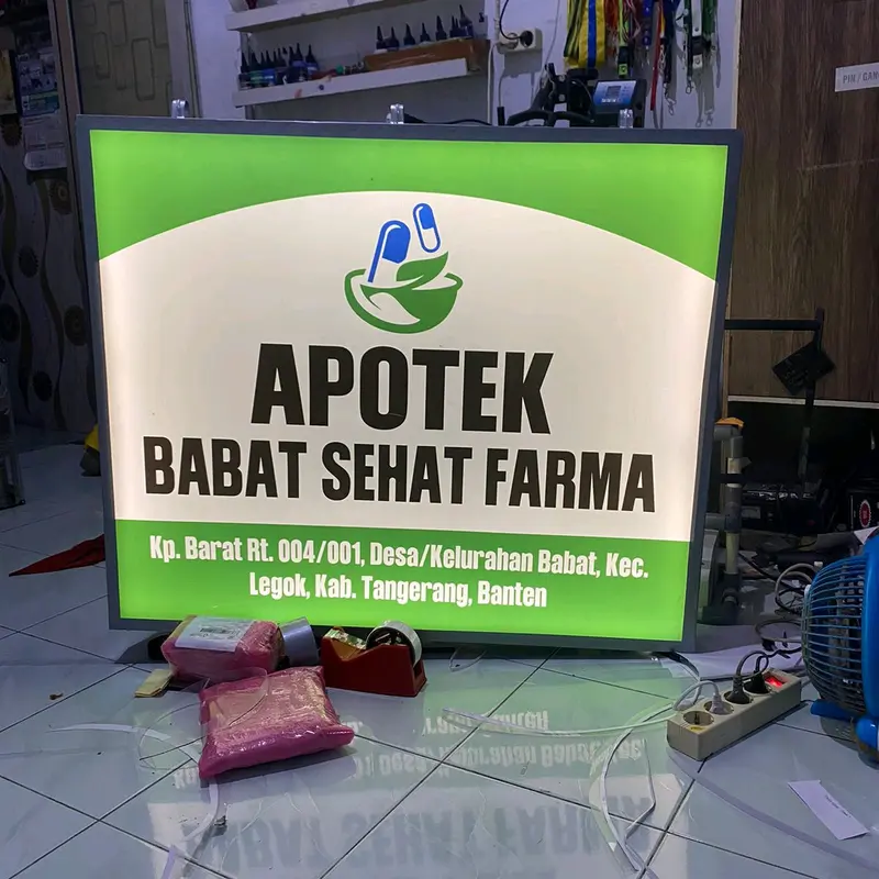 Neon Box Custom 2 Sisi Brilink Apotek Cafe Rumah makan dengan Bracket Besi 4