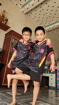 Product Review of Bộ quần áo bóng đá, đồ đá banh Chelsea thun lạnh cao cấp logo thêu Top Sport from T** S**y 0
