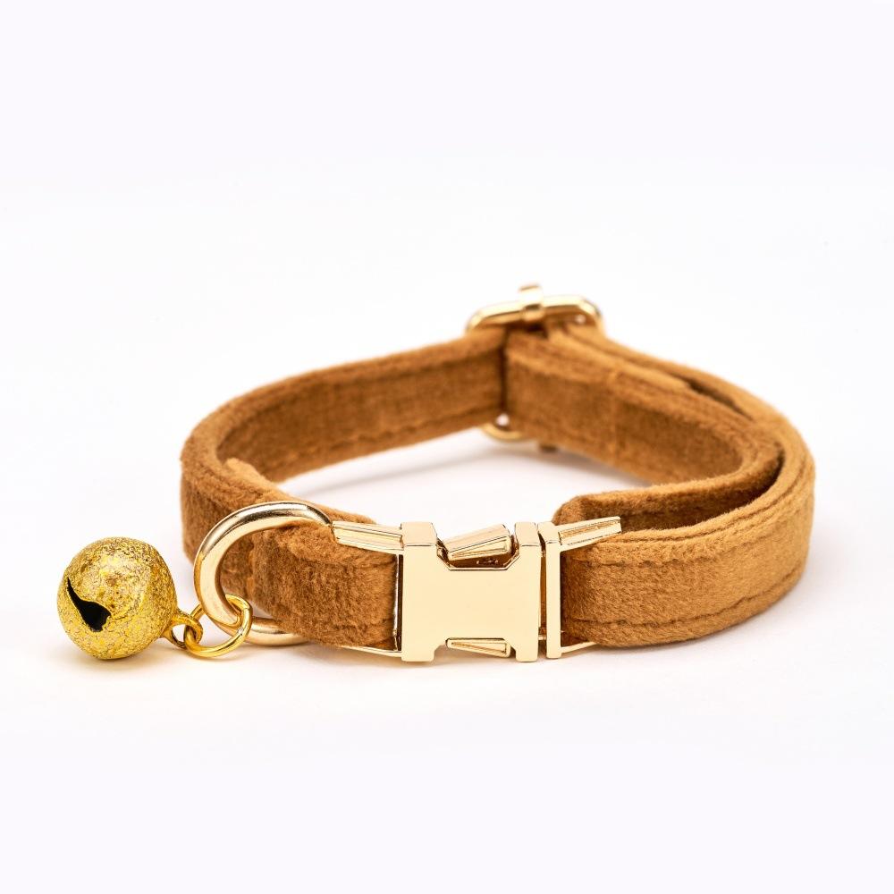 Collar Kucing Velvet Soft dengan Lonceng Emas & Buckle Ajustable | Soft Velvet Cat Collar with Gold Bell & Adjustable Buckle