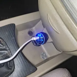 Adaptor Charger Mobil 12-24V 100W Pengisian Cepat 4 Port USB + 2 Port PD Display LCD Pengisi Daya Ponsel Cepat Stabil Kompatibel Semua Mobil Aksesoris Mobil Pengisi Daya USB Auto Charger Power Bank Mobil