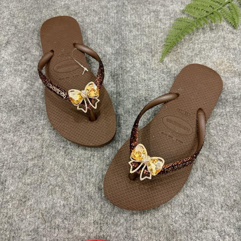 Havaianas - Dép Nữ Kim Tuyến Sợi Quai Mix Charm Nơ Vuông Cao Su Êm Chân Lâm Trân.