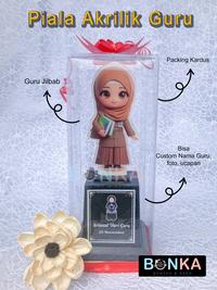 Gambar Piala Akrilik Guru Custom Nama Ucapan dan Foto Proses 1 Hari Jadi dari Bonekahandmadesukasuka Kab. Sukoharjo 1 Tokopedia