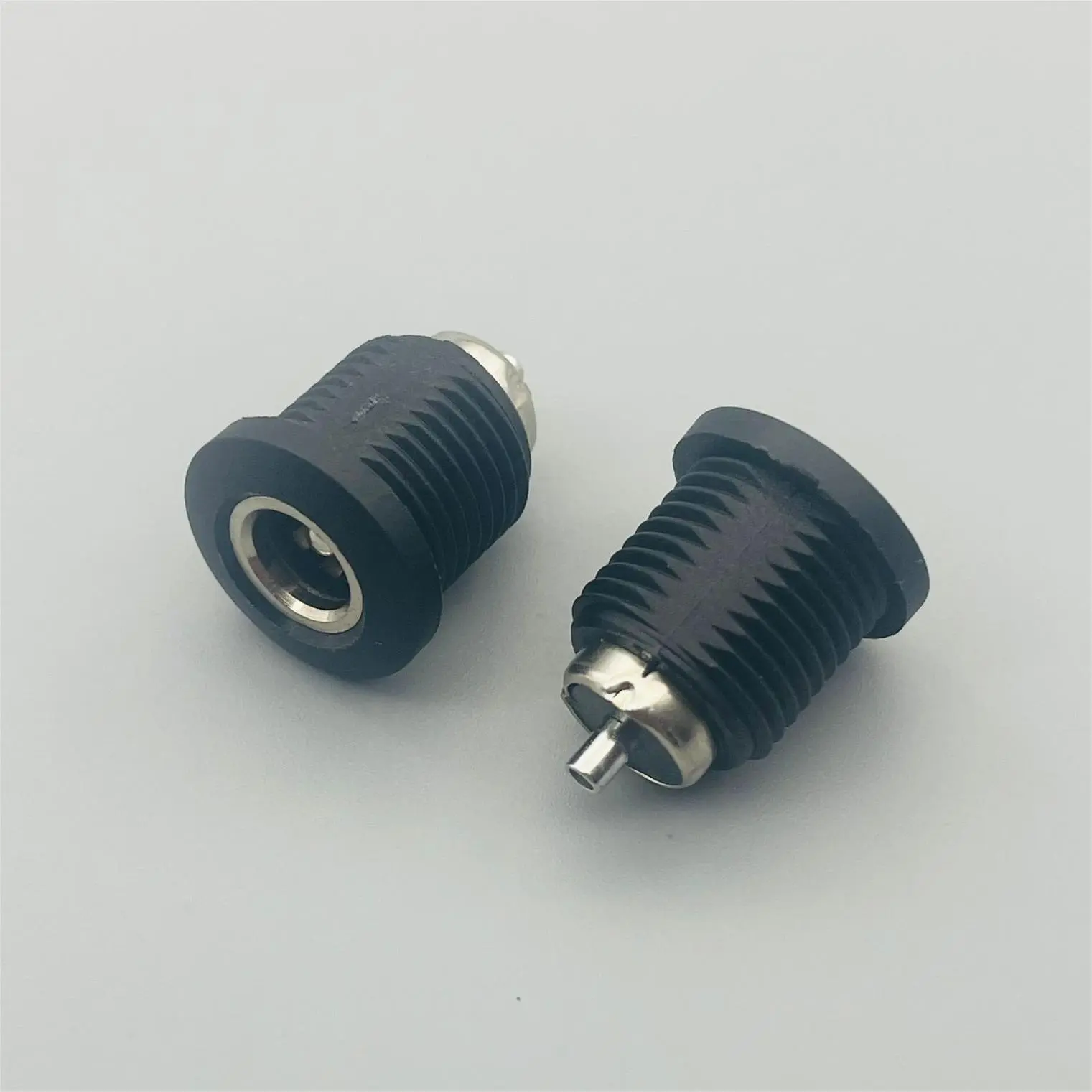 DC power socket 1.3 pin diameter 8.5mm thread waterproof and dustproof plug DC-022D small DC charging port