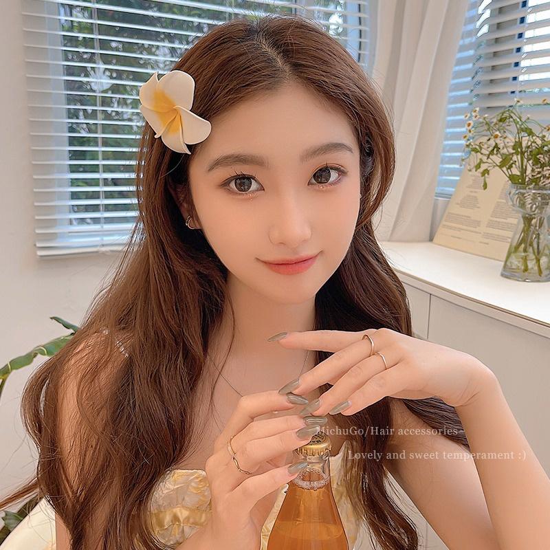 Product Introduction of 3PCS 9cm/7cm/5.5cm Plus Size Plumeria Flower Hair Clips For Girls Women Hairpins Egg Flower Barrette Hawaiian Wedding Artificial Headwear Gaya Y2K Clips 11