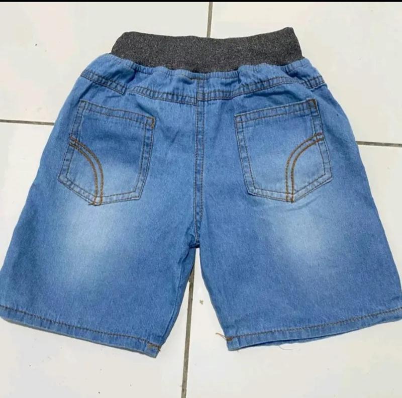 Product Introduction of CELANA JEANS ANAK ANAK MODEL RIP CELANA PENDEK BAHAN DENIM 6