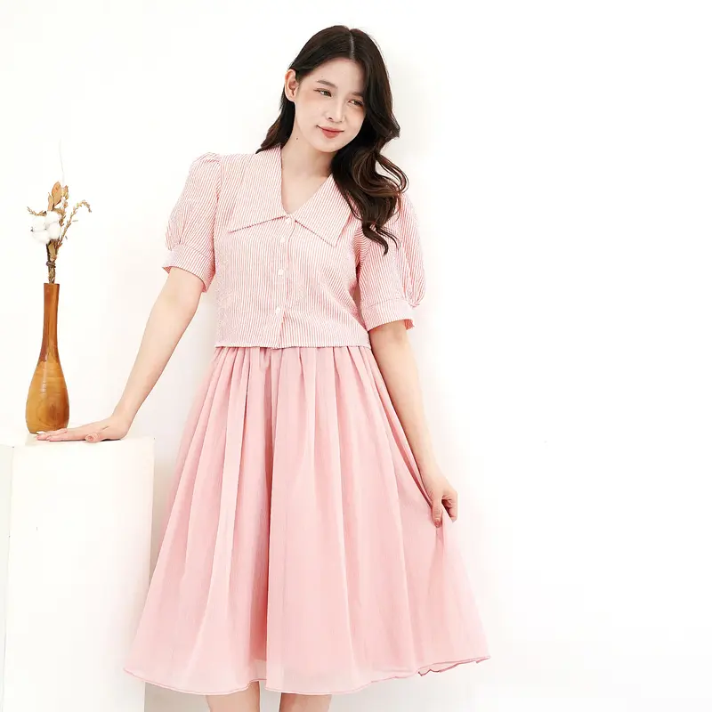 NAMARI - Alice Top - Baju Kemeja Croptop Lengan Balon Kotak Plaid Korean Wanita Fitted Press Body Motif Pendek Atasan Basic Katun Polyester 8