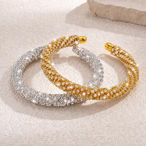Vòng tay nữ dạng hở đính đá zircon, thiết kế hình học xoắn thanh lịch, có thể điều chỉnh nhẹ, phụ kiện thời trang dễ phối, phù hợp đi làm, hẹn hò, dạo phố, dự tiệc, quà sinh nhật và kỷ niệm tặng bạn gái, vợ, tròn kiềng đeo