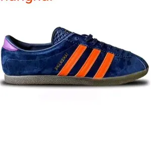 sanghai Sepatu Sneakers Pria Warna Biru Tua dengan Garis Oranye dan Detail Ungu - Model Terbaru