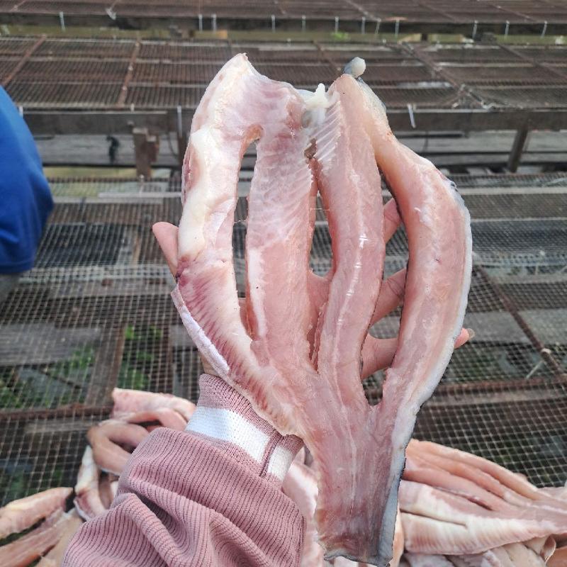 1.kg. không gửi miền Bắc KHÔ CÁ TRA hai nắng khô dẻo,vị mặn vừa ăn..