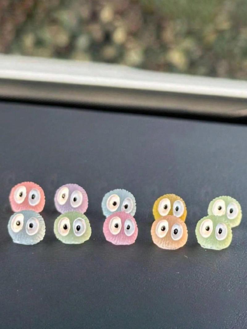 Product Introduction of 6-piece set Car Luminous Color Mini Coal Ball Decoration Car Mirror Center Console Car Interior Decoration 6