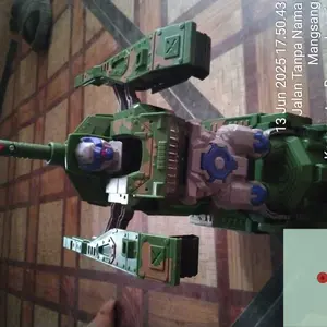 Mainan Anak Deformation Combat Tank Jadi Robot War Hijau Set Hadiah Musikal Baterai Control Toys NO Remote rc  tank full metal