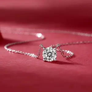 Liontin cakar empat S925 3 gram, perhiasan rantai klavikula baru, kalung moissanite wanita