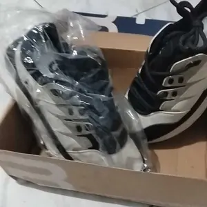 PANARYBODY Sepatu Cowok Sneakers Pria Motif Unik Sol Karet Nyaman Digunakan Jalan Santai Casual Sport Shoes QN351 Kasual Kerja Olahraga Running sepatu couple sama pacar sepatu casual  sepatu pria sepatu sneakres