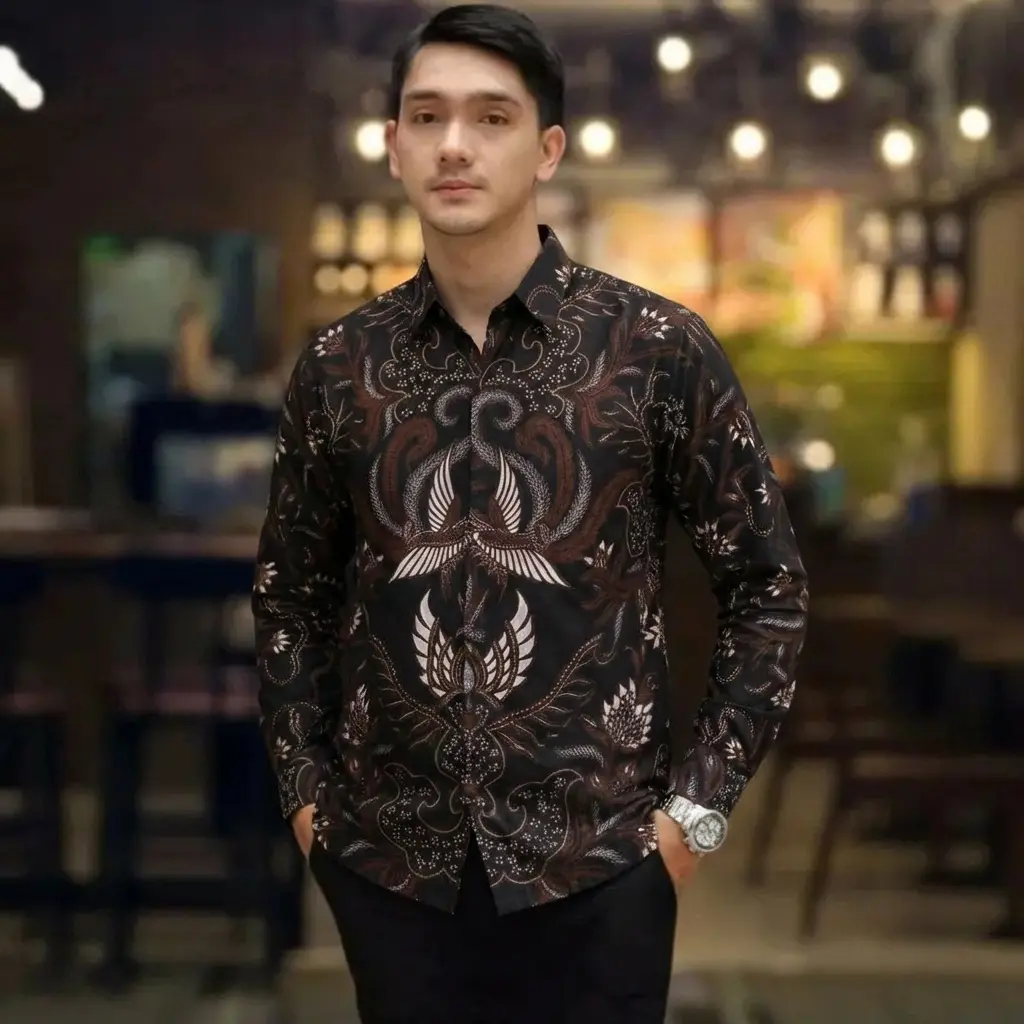 Kemeja Batik Pria Lengan Panjang Baju Katun Motif Elegan untuk Tampilan Modern Kemeja Batik Pria Lengan Panjang Baju Katun Motif Elegan untuk Tampilan Modern