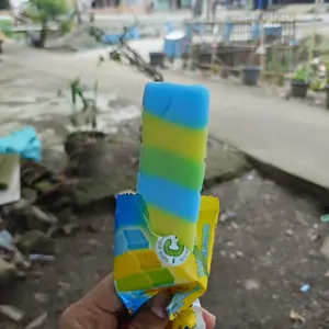 Mini Motor Inersia 7cm - Efek Cahaya Api & Gesekan Petir! Mainan Motor yang Super Keren