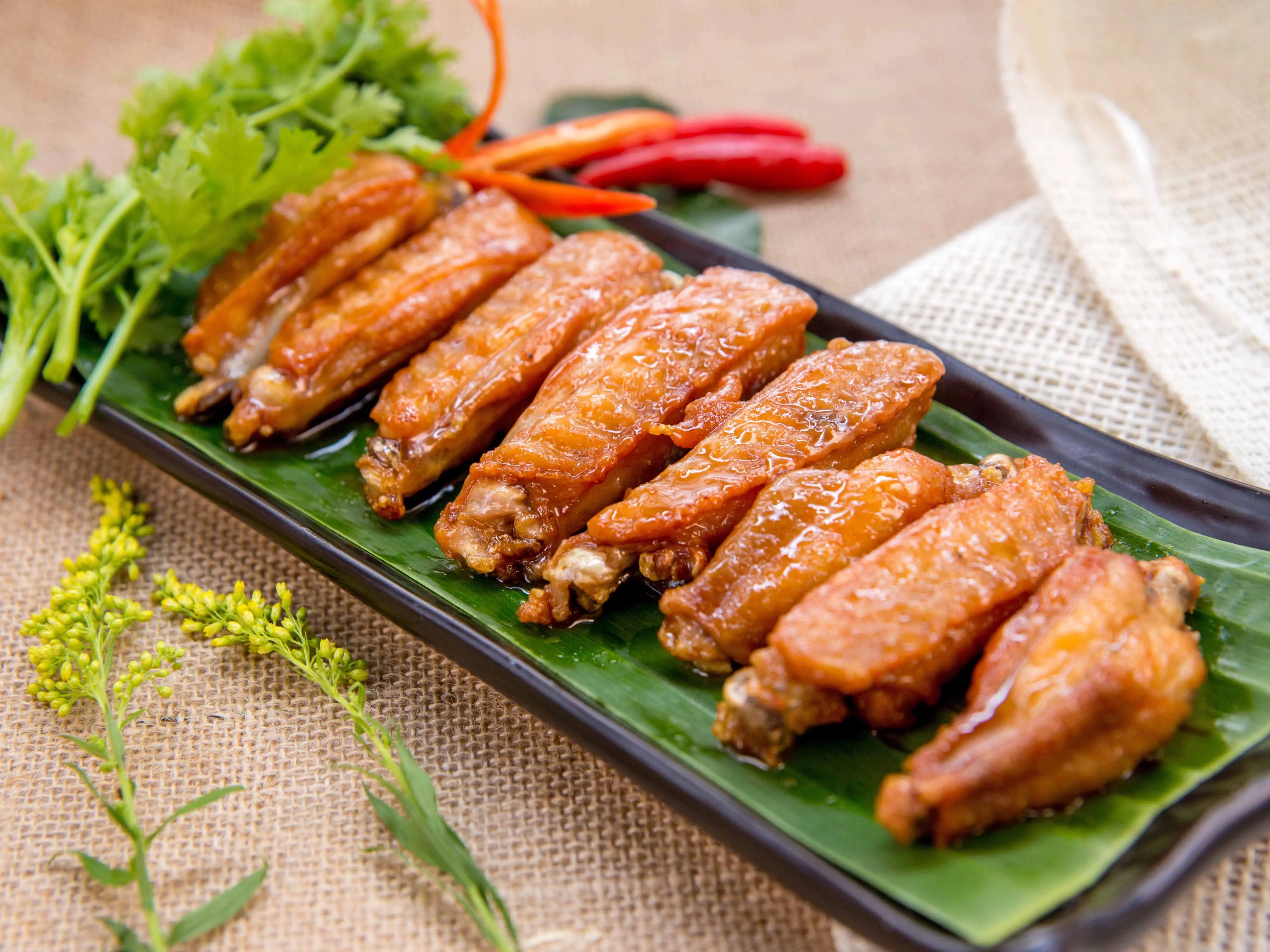 Fried Chicken Wing (8pcs) : Golden Fried Chicken Wings – Thai-Style Crispy, Flavorful Snack Food