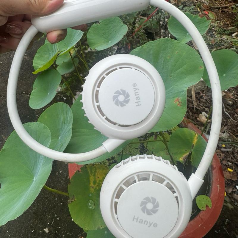 Quạt đeo cổ . Sạc pin tiện lợi trang nhả