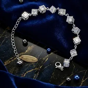 Nonako Kalung Ruby Desain Warna Silver Elegan Mewah dengan Detail Permata Berkilauan dan Rantai Halus