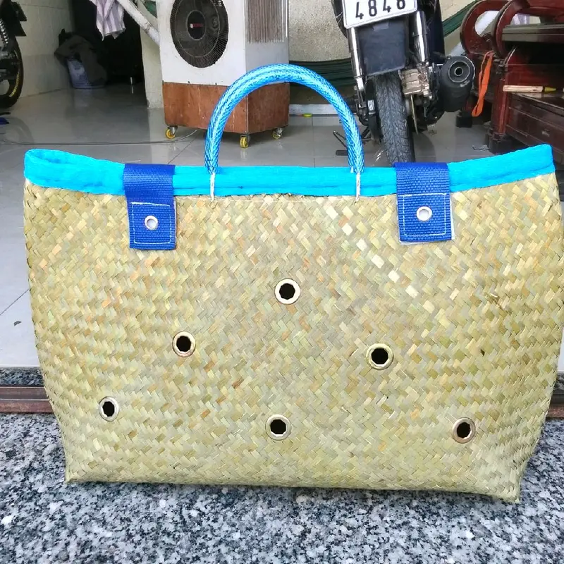Giỏ Đệm Gà Cải Tiến 7 Tấc 12 Lỗ Màu Xanh (70x46) - Dùng Cho Gà Đá Từ 3ký trở xuống 1