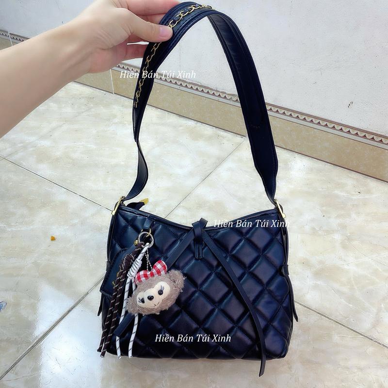  T037 -   TẶNG CHARM GẤU Y HÌNH   - Túi tote size 25cm   đeo chéo & đeo vai   bản da trần trám Lót Nhung cao cấp 
