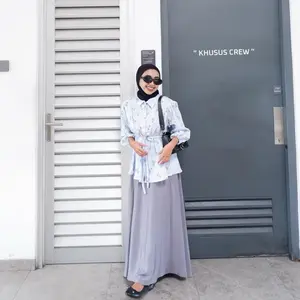 Arlensi blue , kemeja atasan yang nyaman digunakan harian dengan bahan yang adem dan comfort .