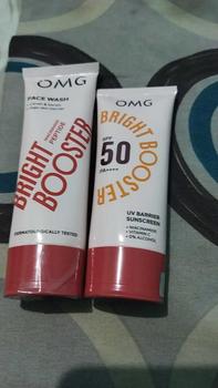 Product Review of OMG Oh My Glow - Bright Booster Glow Kit Paket Perawatan Wajah untuk Kulit Tampak Glowing, Mencerahkan, Tampak Sehat, Menjaga Skin Barrier, Mengandung Niacinamide , Peptide, Vitamin C - Sabun Pembersih Wajah, Moisturizer, Sunscreen from D**e N** 0