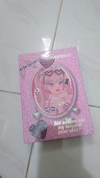 Product Review of IGOODCO 43 Warna bayangan mata Plat Glitter Powder Cosmetics Women Funny Cover Book Frosted Glitter Powder Sequins Eye Makeup Palette eye shadow from A**a 🌹** 0