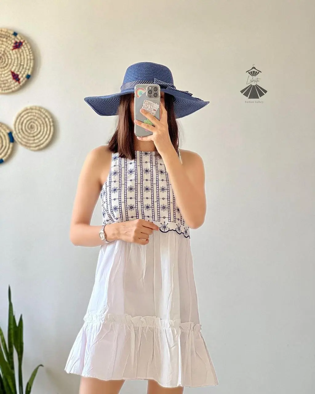 SEONA EMBROIDERED FAUX KNEE LENGTH FLORAL SLEEVELESS MIDI DRESS karina putih