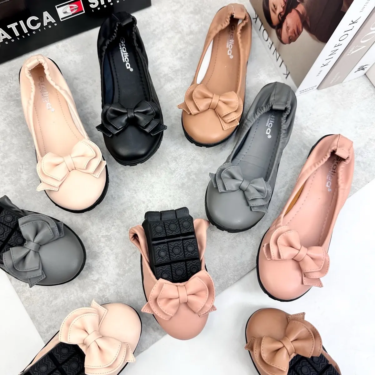 Sepatu Flat Shoes Wanita Gratica As 031 Dengan Sol Karet Tebal Warna Hitam Lentur Dan Anti Licin juga Empuk