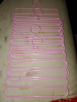 Product Review of HUGO Gantungan Hanger 5 Susun Serbaguna Gantungan Jilbab Gantungan Celana Baju Pakaian Plastik Multifungsi from V**y 0